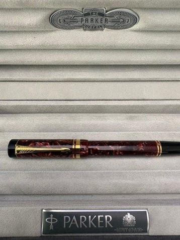 Parker - Duofold International Red - Stylo à plume, Nieuw