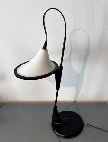 The Daylight Company Ltd. - Gebogen tafellamp - Cometa, Maison & Meubles
