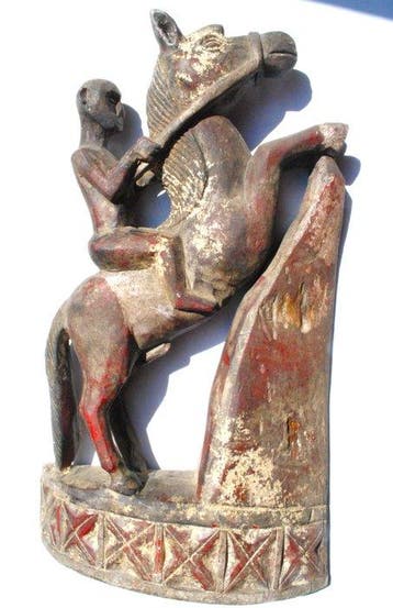 Oud voorouderbeeld, verheerlijkte voorouder – paard met