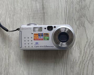 Sony, Samsung, Ricoh, Kodak Vintage Digital & Analog Compact