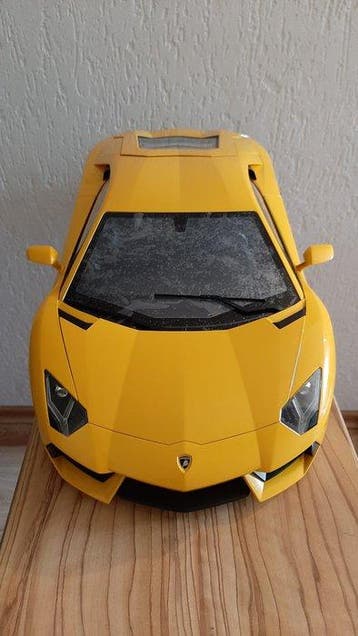 Pocher 1:8 - Model sportwagen - Lamborghini Aventador, Hobby en Vrije tijd, Modelauto's | 1:5 tot 1:12, Nieuw
