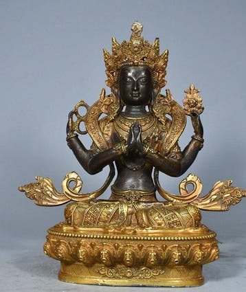 Beeld, Four-armed Guanyin seated statue - 21 cm - Koper
