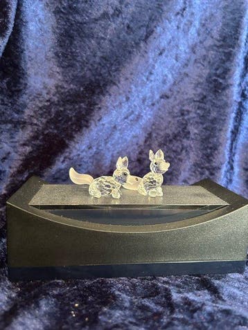 Swarovski - Beeldje - Twee Swarovski kristallen vosjes (2) -