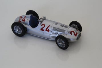 CMC 1:18 - Modelauto - Mercedes-Benz W165 - 1939