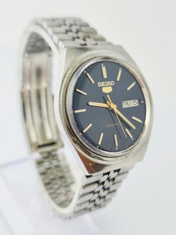 Seiko - Vintage Seiko 5 Automatic 7009-3030 Blue Sunburst