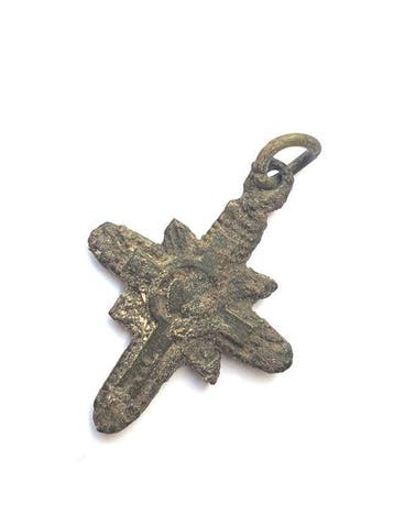 Middeleeuwen, kruisvaardersperiode Brons Kruis hanger met