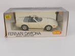 Schaal 1:18 Giodi Ferrari Daytona 365 GTS/4 cabriolet 196..., Hobby & Loisirs créatifs, Voitures miniatures | 1:18, Ophalen of Verzenden