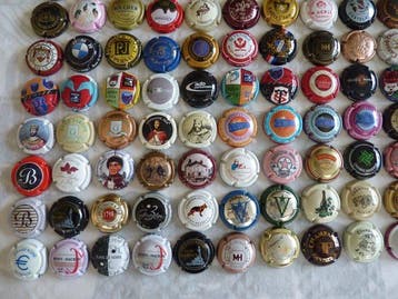 Themacollectie - 182 champagnecapsules waarvan 6 Jéroboam,