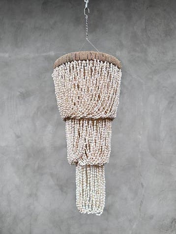 NO RESERVE PRICE - SL14 - Stunning Shell Chandelier -