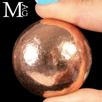 Natuurkoper - Massieve bol van zuiver koper – een oud metaal