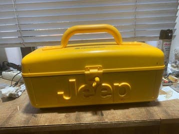 Jeep - RCR-3800 Portable AM/FM Stereo
