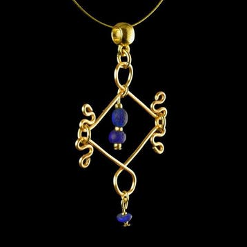 Oud-Romeins Pendant, met Romeinse blauwe glazen kralen en