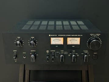 Sanyo - DCA 411 Solid state stereo versterker