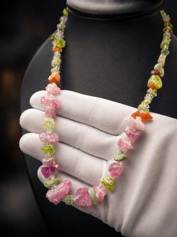 Natuurlijke ruwe kristalketting | Rode tourmalijn, peridot,