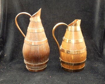 Kruik - Hout, Messing - Twee houten ciderkannen met