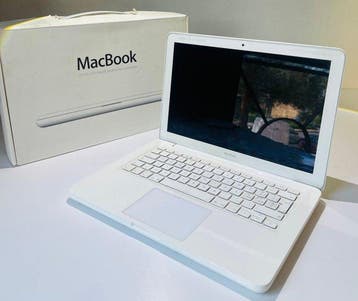 Apple MacBook Unibody 45039K0CF5W - Laptop (1) - In, Nieuw