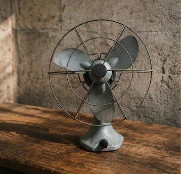 Ventilatore da tavolo vintage LESA – Italia, circa anni