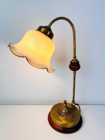 Tafellamp - Franse tafellamp met opaline glazen kap en, Antiek en Kunst