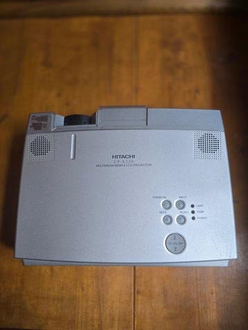Hitachi CP-X320 Projector