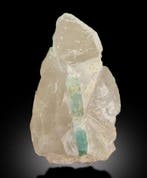 Spécimen combiné de cristaux daigue-marine au vanadium avec