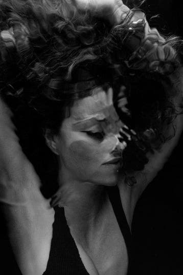 Carla Sutera Sardo - The Shape of Water black