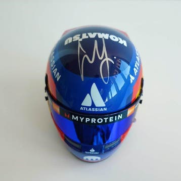Williams - Carlos Sainz Jr. - 2025 - Helm op schaal 1:2