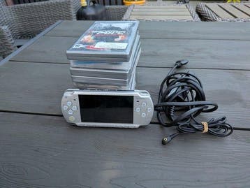 Sony - Playstation Portable (PSP) - PSP 2004 - Handheld
