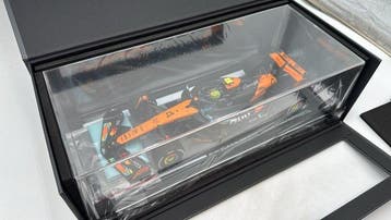 Spark 1:18 - Modelauto - McLaren MCL39 Lando Norris Abu