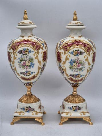 Limoges / Ceramiche Alfa – Paar Prunkvasen mit Deckel –, Antiek en Kunst