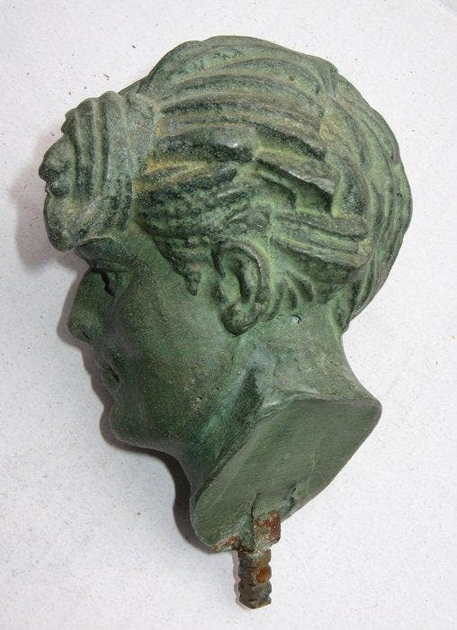 Sculpture, Tête en bronze sculptée dans le style du portrait, Antiquités & Art, Art | Objets design