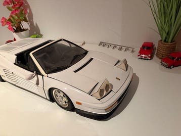 Pocher 1:8 - Modelauto - Ferrari Testarossa Spider, Hobby & Loisirs créatifs