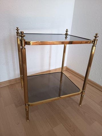 Eleganter Vintage-Beistelltisch / Serviertisch mit
