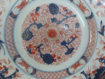 Bord - Porselein - IMARI KANGXI 1622 1750, Antiek en Kunst