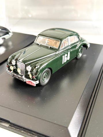Oxford Diecast 1:43 - Modelauto (3) - 3 Jaguar Mk VIII & Mk