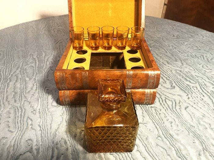 CAVE A LIQUEUR FAUX LIVRES AVEC BOITE A MUSIQUE -, Antiek en Kunst, Curiosa en Brocante