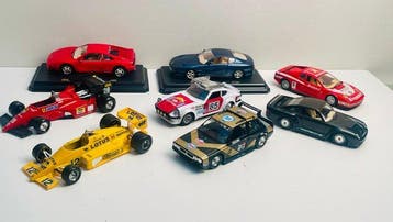 Bburago 1:24 - Voiture miniature (8) - Collection vintage