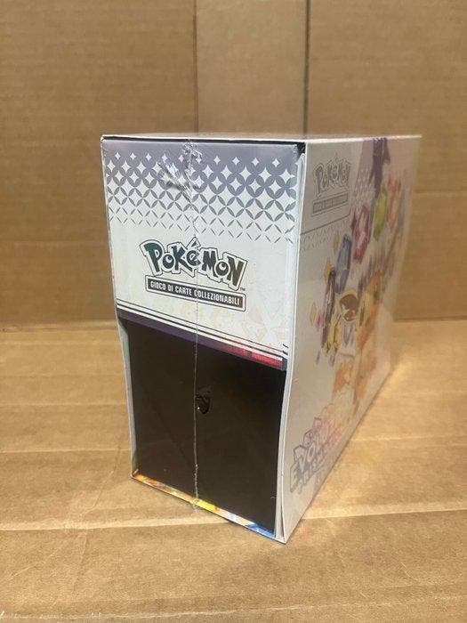 Pokémon - 1 Booster box - Pokémon ETB evoluzioni prismatiche, Hobby en Vrije tijd, Verzamelkaartspellen | Pokémon