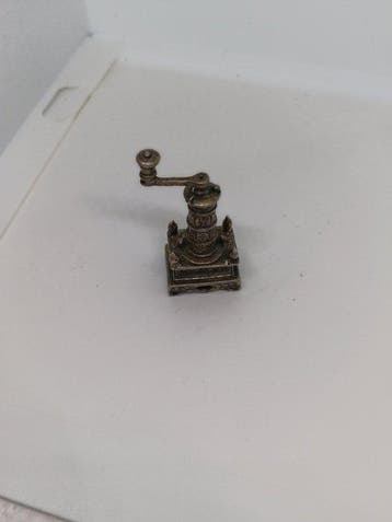 Silver Miniatures - Beeldje (5) - .800 zilver, Antiek en Kunst