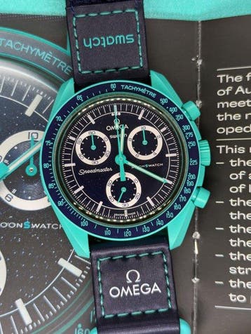 Swatch - MoonSwatch. Mission on Earth. Polar Lights. -