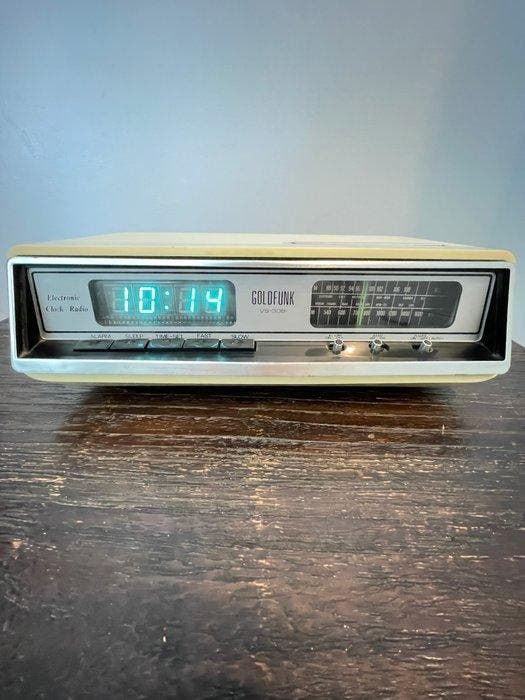 Digitale klok - Goldfunk Industrieel design Plastic -, Antiquités & Art, Art | Objets design