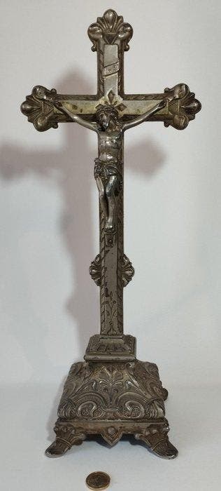 Christelijke voorwerpen - Zinklegering - Begin van de