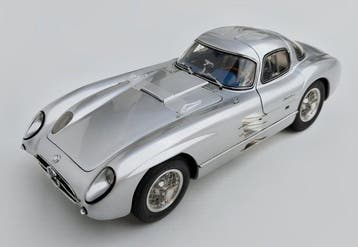 CMC 1:18 - Modelauto - Mercedes-Benz 300 SLR Uhlenhaut Coupe