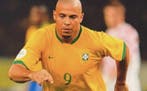 Brasil - Ronaldo Nazario - Gesigneerde foto 28x35 cm - met, Nieuw