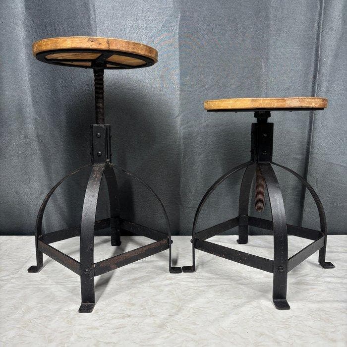 Kruk (2) - Verstelbaar, Zware kwaliteit - Metaal, Hout -, Antiquités & Art, Antiquités | Assiettes décoratives & Carrelages