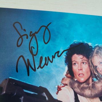 Aliens (1986) - Sigourney Weaver (Ellen Ripley) – Signed, Nieuw