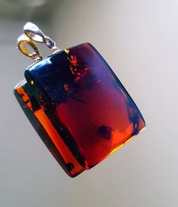 Amber Hanger van natuurlijke Baltische barnsteen – Diep, Verzamelen