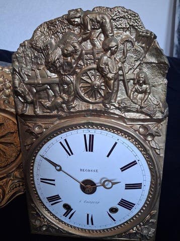 Horloge comtoise - Fronton laiton repoussé - 1850-1900, Antiek en Kunst