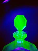 Kosta - Elis Bergh - Karaf - B 368 - Uraniumglas -, Antiek en Kunst