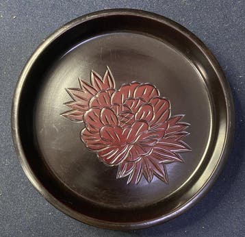 Dienblad (2) - Hout, lak - Kamakura-gerecht en rode saus