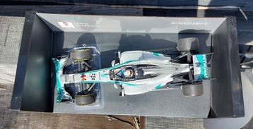 Minichamps 1:18 - Model raceauto - Mercedes AMG Petronas F1, Nieuw